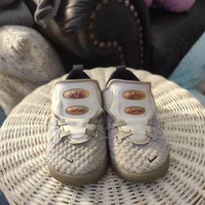 Nike toddler LeBron shoes 8c